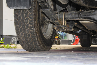 2015款骐铃T7 2.8T手动两驱尊贵版加长轴距JE493ZKQ4CB