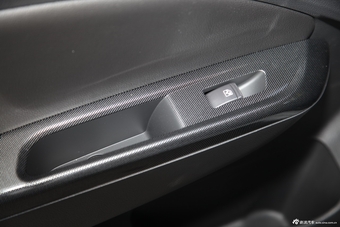 2014款宝骏610 CROSS 1.5L自动豪华型