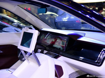 红旗全新HS7曝光 与奥迪Q7同级别