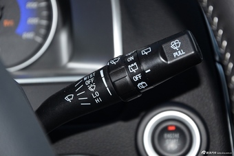 2016款吉利帝豪1.5L手动RS两厢向上版