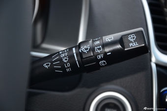 2016款吉利帝豪1.5L自动RS两厢向上版