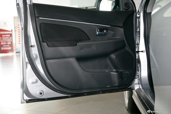 2013款劲炫ASX 1.6L手动两驱标准版图片