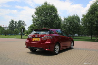 2014款雷克萨斯CT200h领先版单色