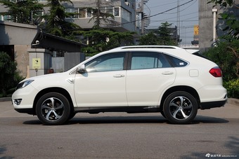 2015款比亚迪S7 2.0T自动尊贵版