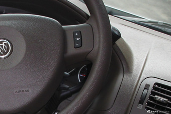 2014款GL8商务车2.4L自动经典版