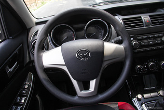 2016款北汽幻速S3 1.5L手动创业型国V