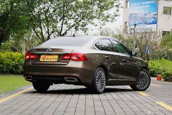 2016款传祺GA8 2.0T自动至尊版320T