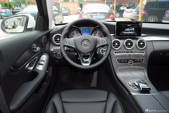 20015款奔驰C级C200旅行版