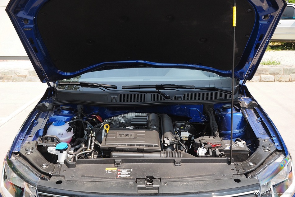 2015款朗行230TSI DSG舒适版