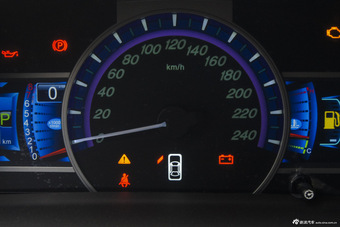 2015款比亚迪S7升级版2.0T自动尊贵型