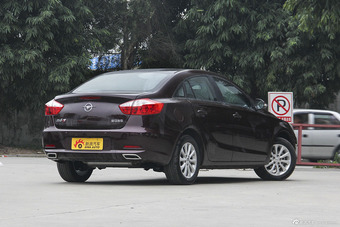 2015款海马M6 1.5T自动豪华型