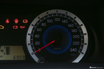 2013款花冠1.6L手动豪华版