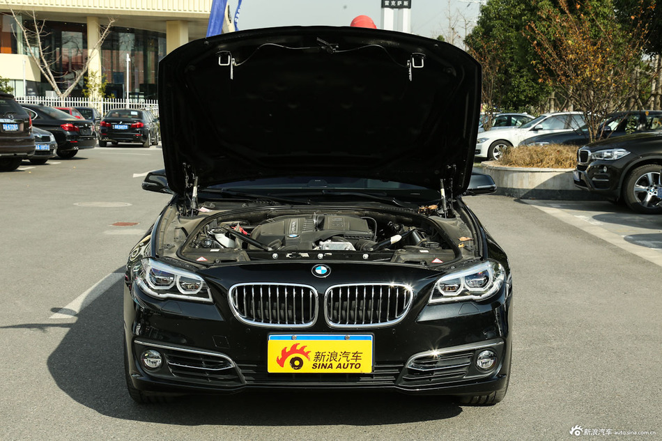 2015款宝马5系535Li 3.0T自动行政型豪华设计套装