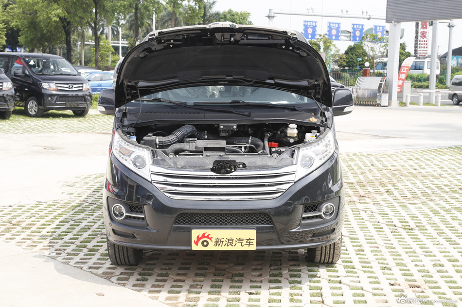 2013款瑞风M5 2.0T自动公务版