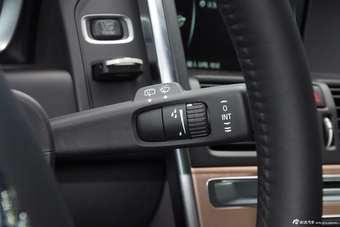 2016款沃尔沃XC60 2.0T T5智行版