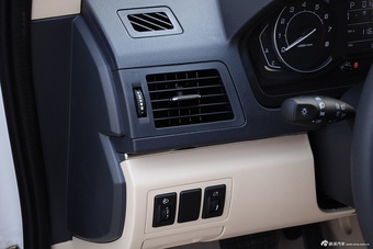 2015款绅宝D20两厢1.5L自动乐享版