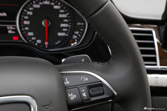 2016款奥迪A8L 3.0T自动45TFSI quattro豪华型