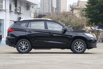 2016款比亚迪宋1.5TI手动豪华型