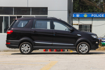 2016款风光370 1.5L手动精英居家版7座