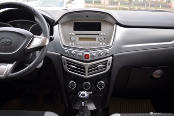 2014款欧朗1.5L手动舒适型两厢