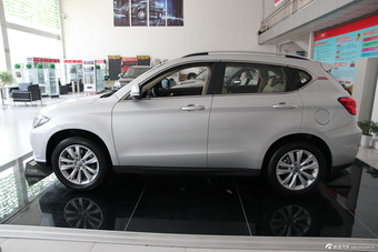 哈弗H2 1.5T手动两驱尊贵型到店实拍