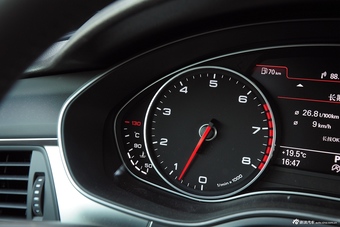 2015款奥迪A6L 35FSIquattro舒适型