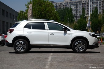 2016款DS6 1.6T自动豪华版THP160