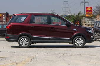 2016款风光370 1.5L手动尊享版7座