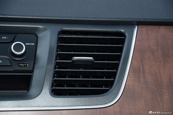 2016款上汽大通G10 2.0T自动精英版