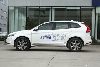 2016款沃尔沃XC60 2.0T自动 T5 AWD智驭版