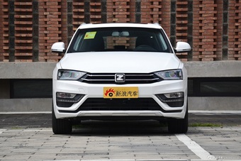 2016款众泰SR7 1.5T手动魔方之梦版