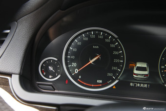 2013款宝马7系730Li豪华型