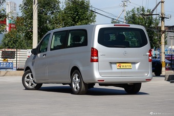 2016款奔驰威霆2.0T自动精英版