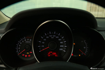 2015款起亚K2 1.4L自动GLS三厢