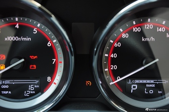 2016款奔腾B70 2.0L自动尊享型