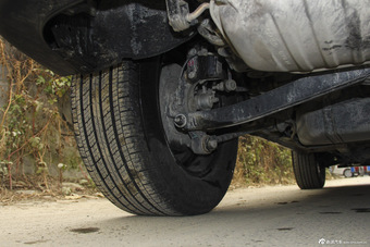 2013款狮跑 2.0L自动两驱DLX