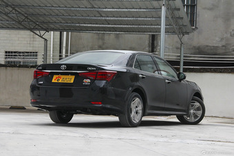 2015款皇冠2.0T自动时尚版