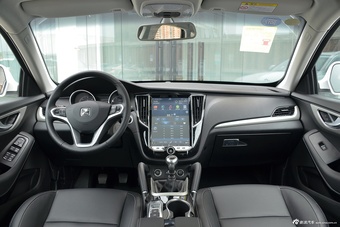 2016款众泰SR7 1.5T手动魔方之梦版图片