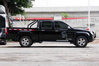 2015款骐铃T7 2.8T手动两驱尊贵版加长轴距JE493ZKQ4CB