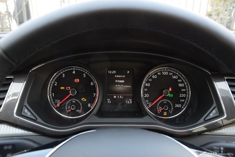 2016款帕萨特1.8T自动330TSI