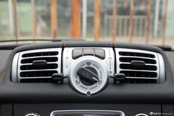 2015款smart fortwo 1.0 MHD 炫闪特别版