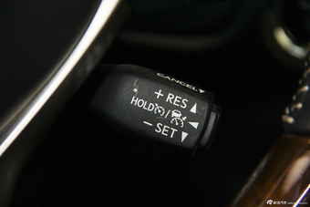 2015款雷克萨斯ES 2.5L自动300h豪华版