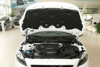 2015款沃尔沃V40 1.6T智逸版