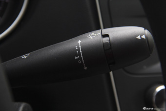 2014款东风标致408 1.8L自动豪华版