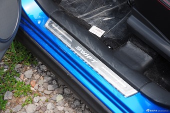 2015款雨燕1.5L手动限定版