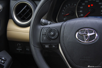 2015款RAV4 2.0L自动两驱风尚版