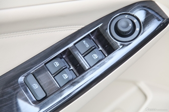 2014款宝骏730 1.5L手动舒适型