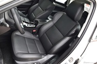 2016款众泰SR7 1.5T手动魔方之梦版