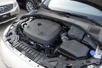 2016款沃尔沃V60 2.0T自动 T5 智逸版