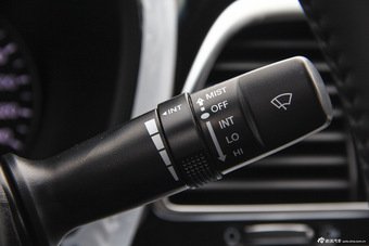 2014款起亚K4 1.8L自动DLX